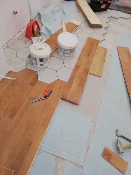 Servicii profesionale pentru pardoseli si lemn masiv,
